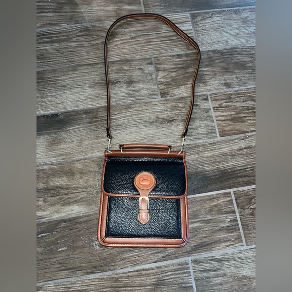 Dooney & Bourke Handbags - Dooney & Bourke 80’s Vintage Pebbled Leather Shoulder Bag